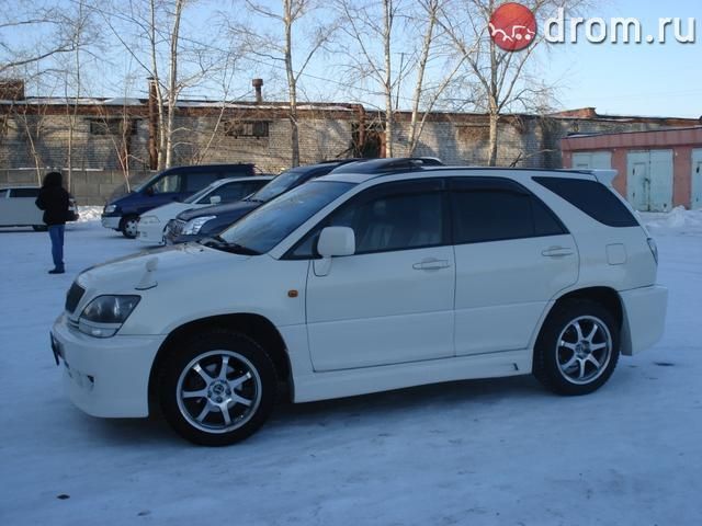 2000 Toyota Harrier