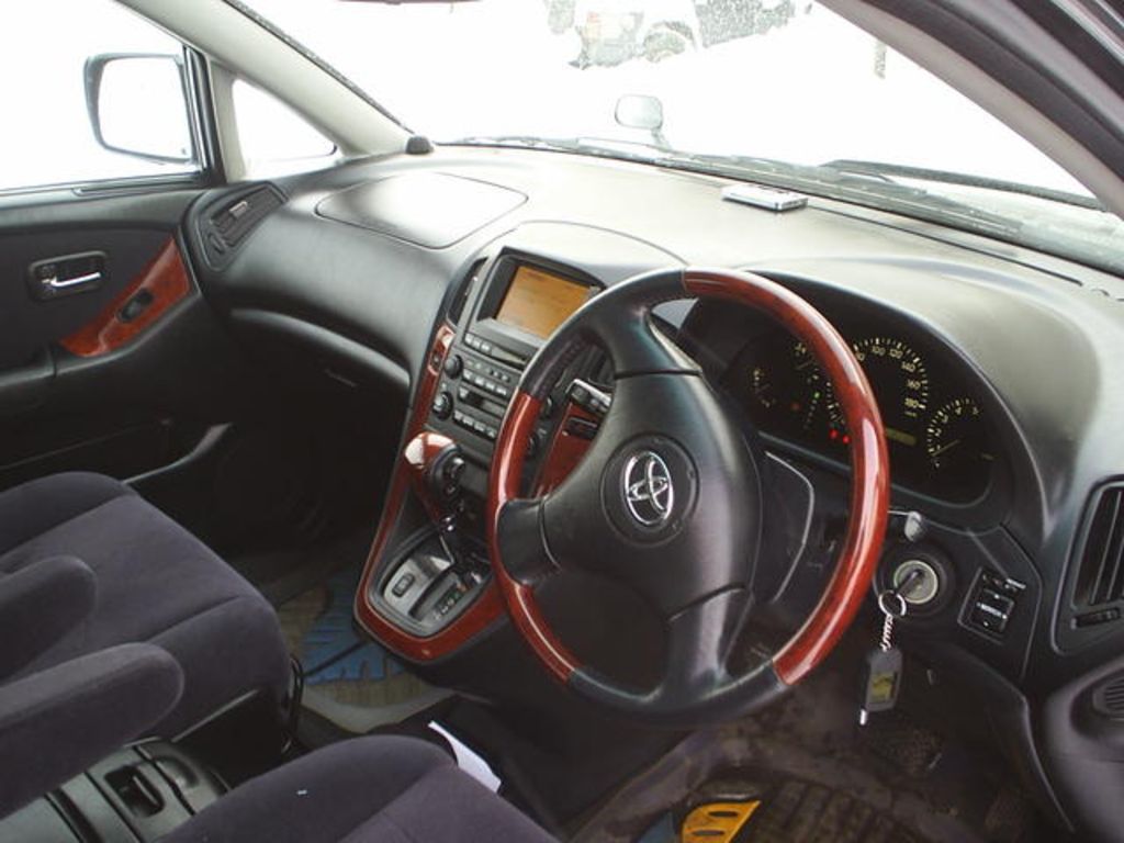 2000 Toyota Harrier