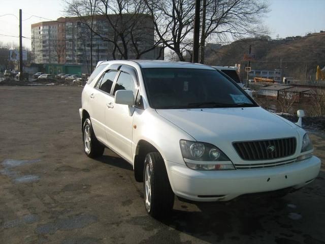 2000 Toyota Harrier