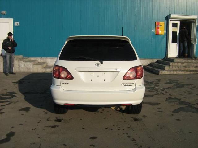 2000 Toyota Harrier