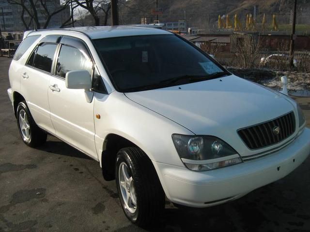 2000 Toyota Harrier