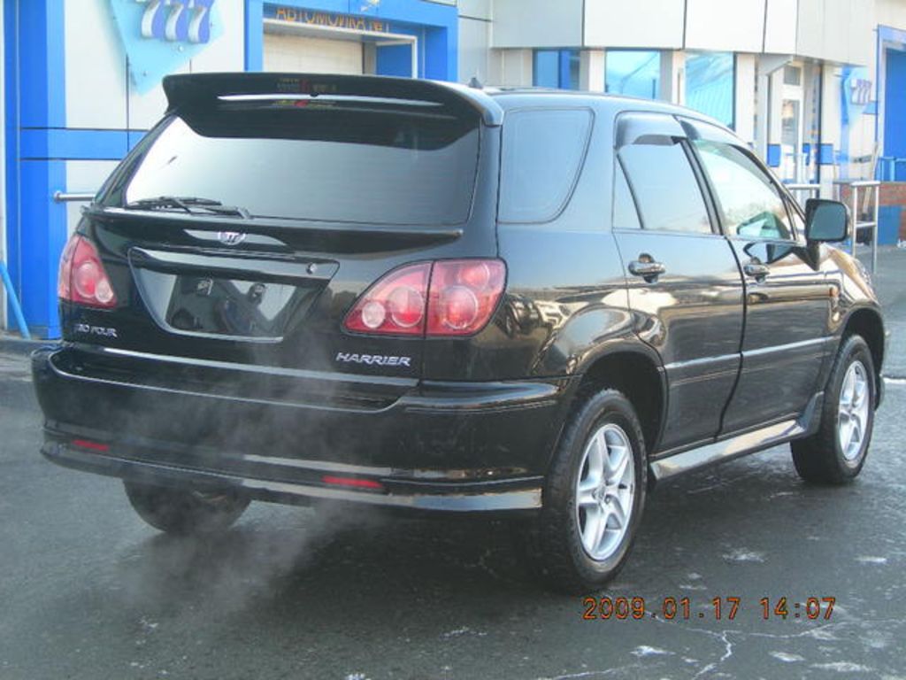 2000 Toyota Harrier