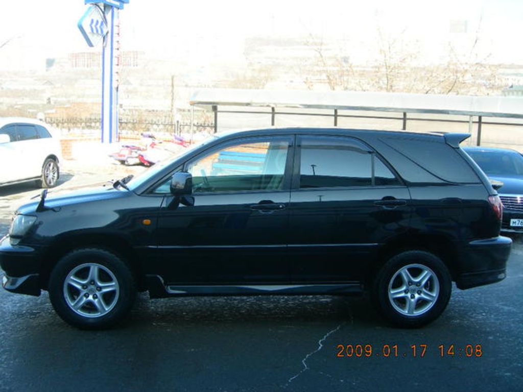 2000 Toyota Harrier