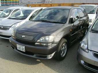 2000 Toyota Harrier