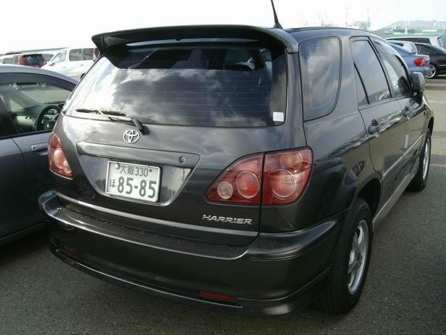 2000 Toyota Harrier