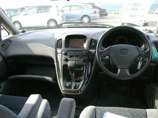 2000 Toyota Harrier