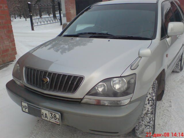 2000 Toyota Harrier