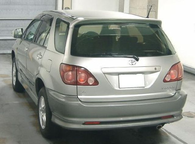 2000 Toyota Harrier