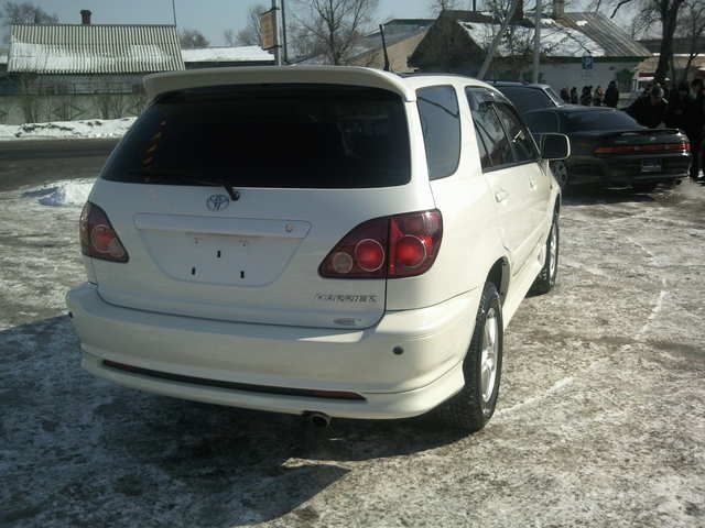 2000 Toyota Harrier