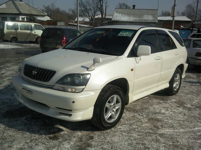 2000 Toyota Harrier