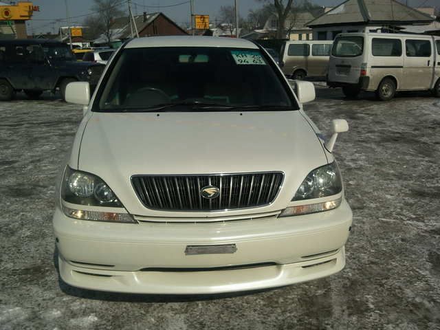 2000 Toyota Harrier