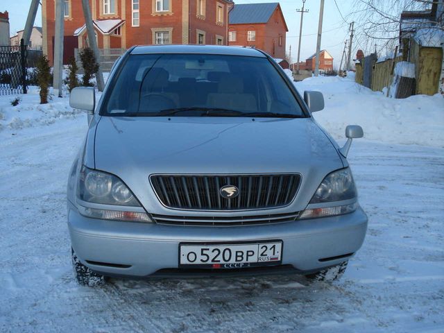 2000 Toyota Harrier