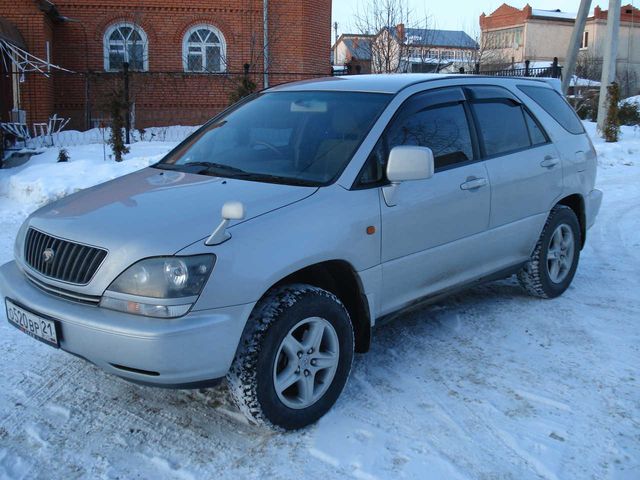 2000 Toyota Harrier