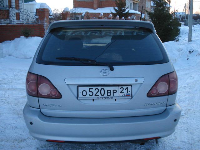 2000 Toyota Harrier