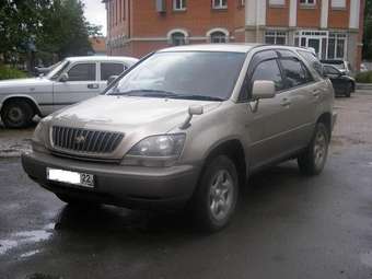 2000 Toyota Harrier