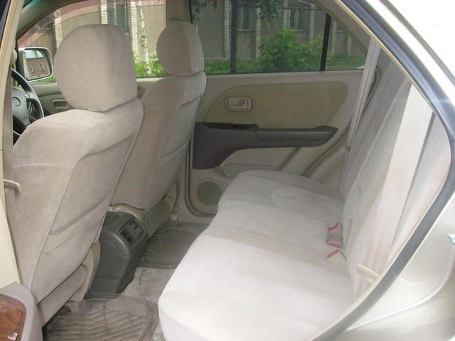 2000 Toyota Harrier