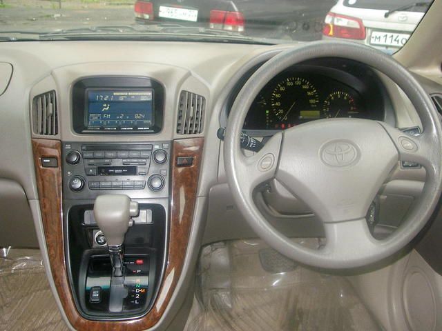 2000 Toyota Harrier