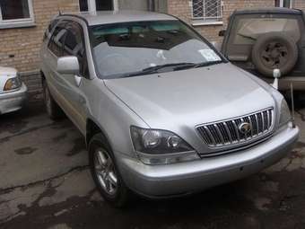 2000 Toyota Harrier