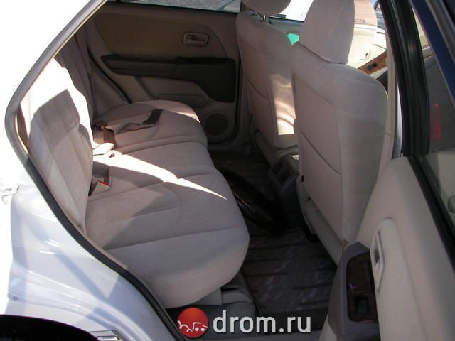 2000 Toyota Harrier