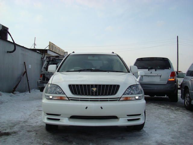 2000 Toyota Harrier