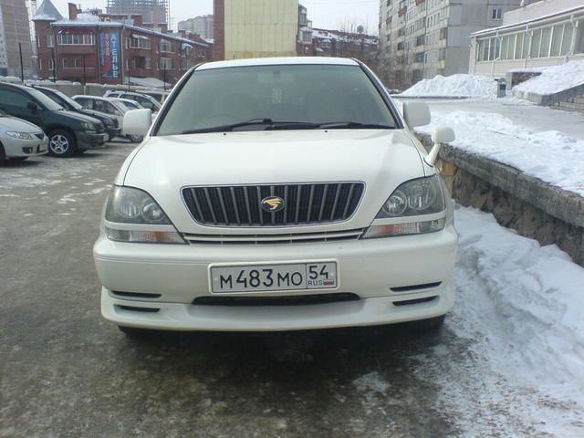 2000 Toyota Harrier