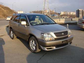 2000 Toyota Harrier