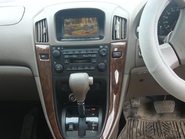 2000 Toyota Harrier