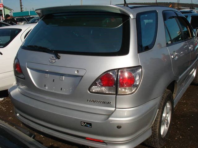 2000 Toyota Harrier