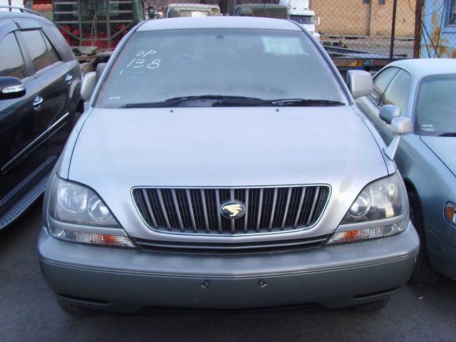 2000 Toyota Harrier