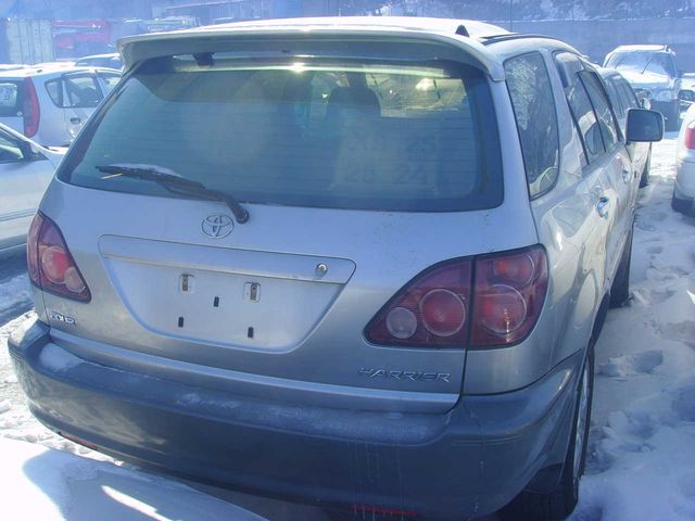 2000 Toyota Harrier