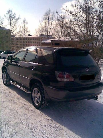 2000 Toyota Harrier