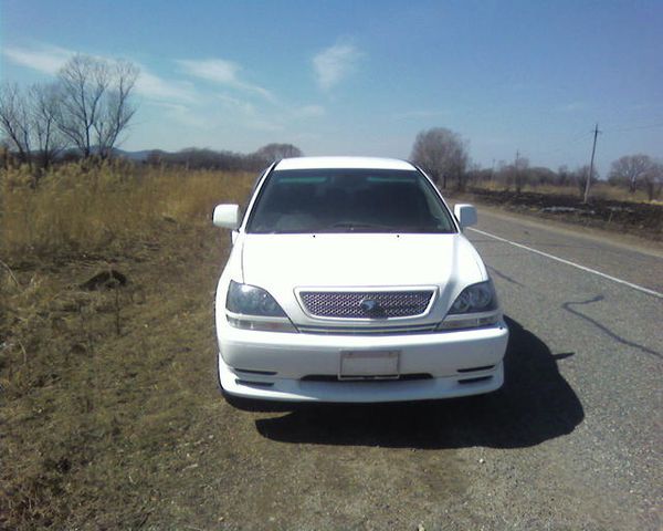 2000 Toyota Harrier