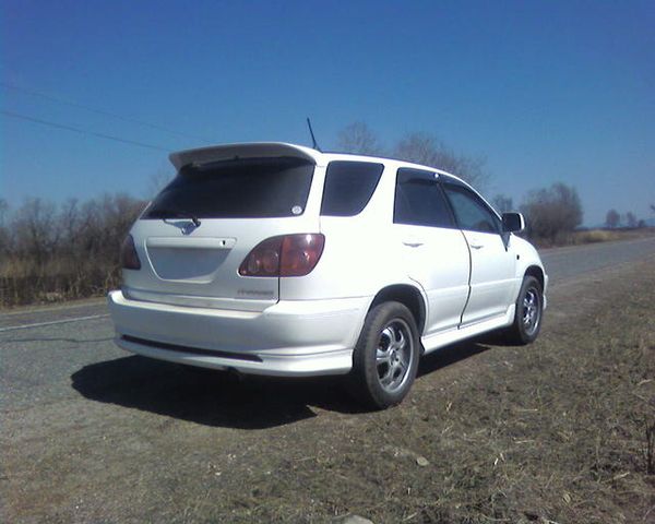 2000 Toyota Harrier