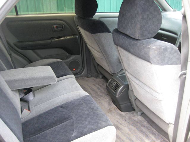 2000 Toyota Harrier