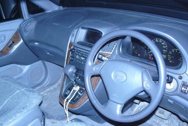 2000 Toyota Harrier