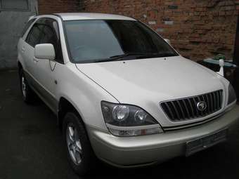 2000 Toyota Harrier