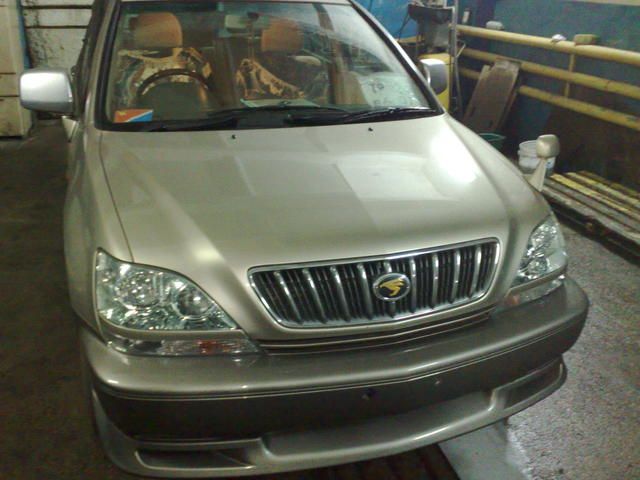 2000 Toyota Harrier