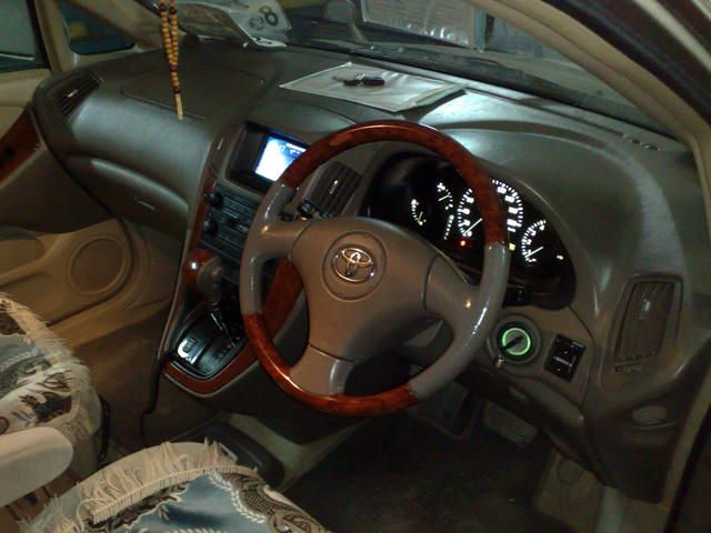 2000 Toyota Harrier