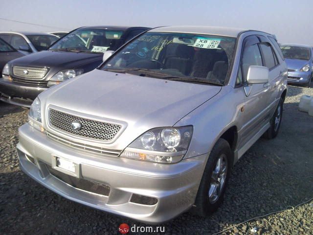 2000 Toyota Harrier