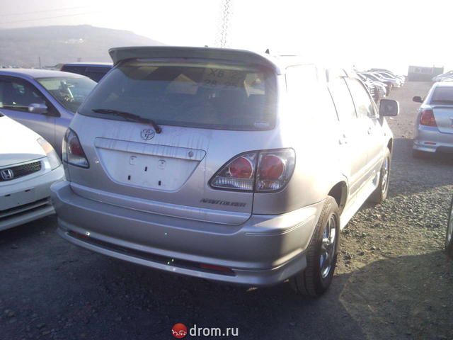 2000 Toyota Harrier