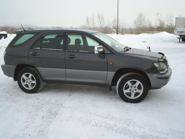 2000 Toyota Harrier