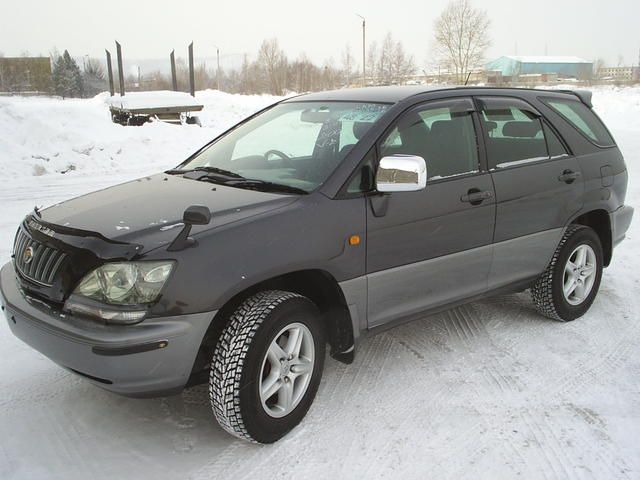 2000 Toyota Harrier