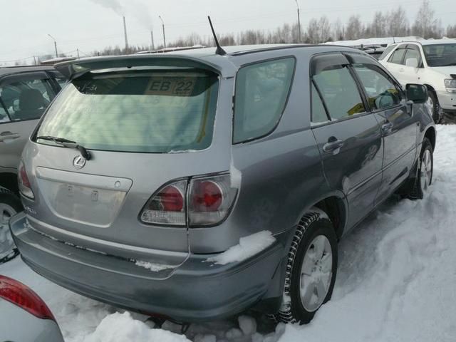 2000 Toyota Harrier