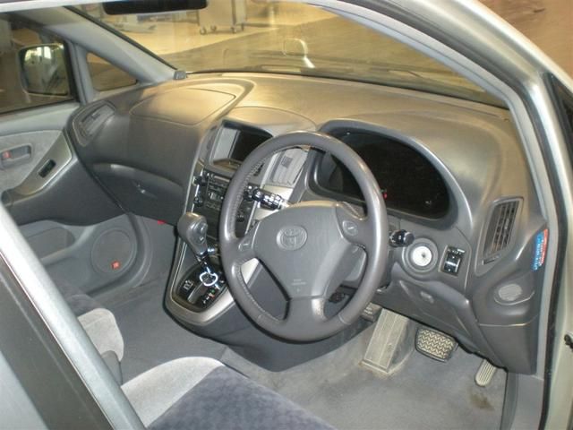 2000 Toyota Harrier