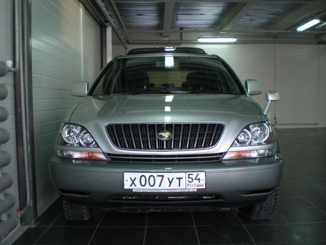 2000 Toyota Harrier