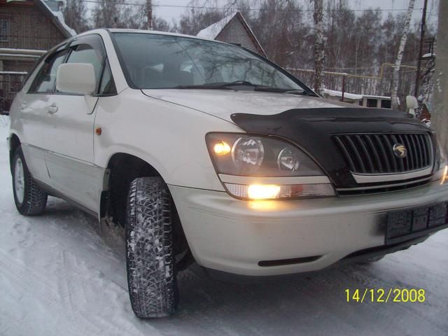 2000 Toyota Harrier