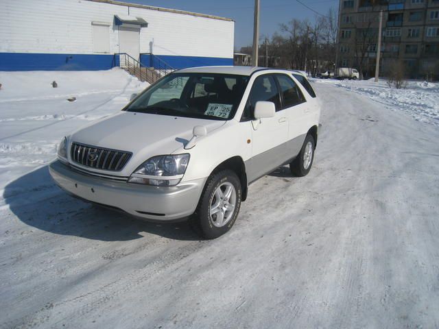 2000 Toyota Harrier