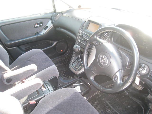 2000 Toyota Harrier