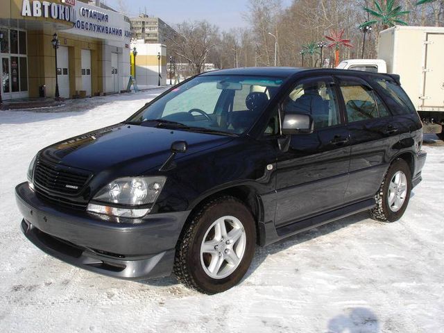 2000 Toyota Harrier