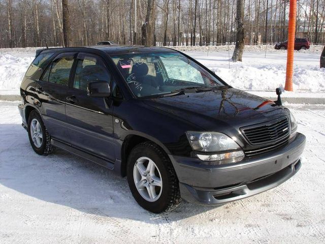 2000 Toyota Harrier